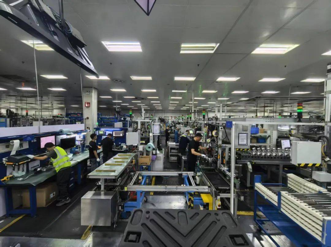 上海嘉定企業節日堅守忙生產，服務保障不打烊